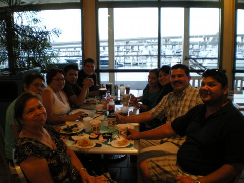 Family Photo at Knife Restaurant at Bayside Market Place Miami Florida-May 8 2009 (2)