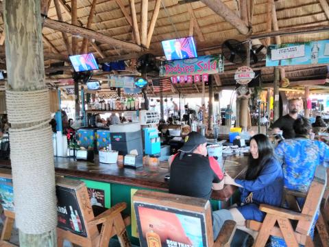Gilbert's Resort 5 Tiki Bar 2-24-2018