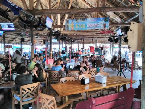 Gilbert's Resort 7 Tiki Bar 2-24-2018