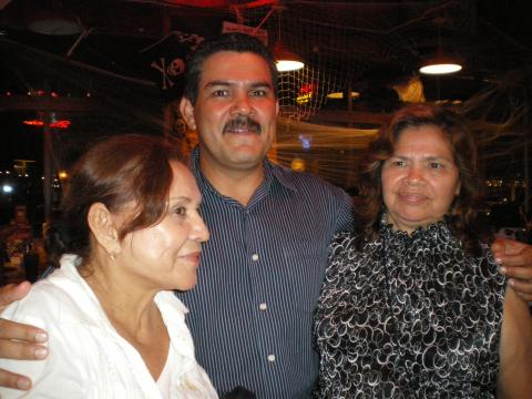 Myriam Norman, Freddy Garcia Sr. and His Mother, Hilda Casado 10-31-2009