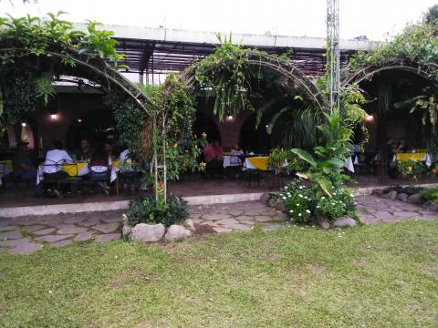 View of the Restaurante La Casona Del Cafetal with the lake behind me.
