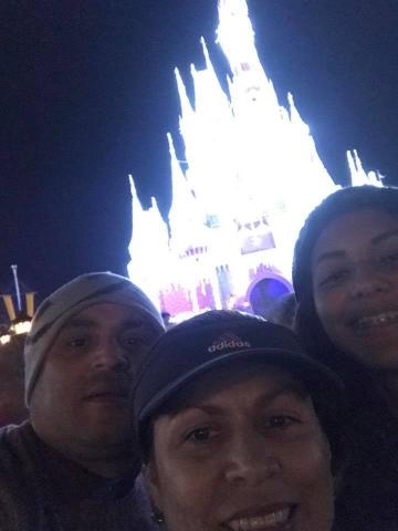 Marjorie Soto- Nicole Soto - Steven Strasburger at Universal Studios 