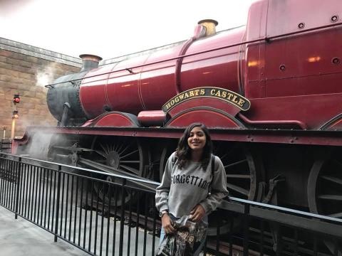 Nicole Soto At Hogwarts Castle Train 12-26-2017