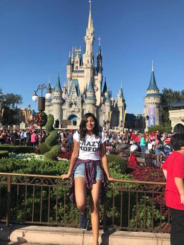 Nicole Soto at Universal Studios 12-26-2017