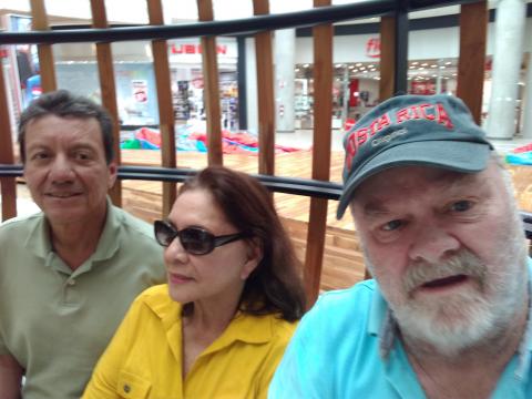 Mall Oxigeno Jorge Quiros and his Mother, Myriam and Ronald Norman