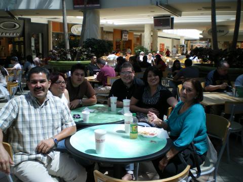 Party at Bayside Market Place-May 8 2009 (1)